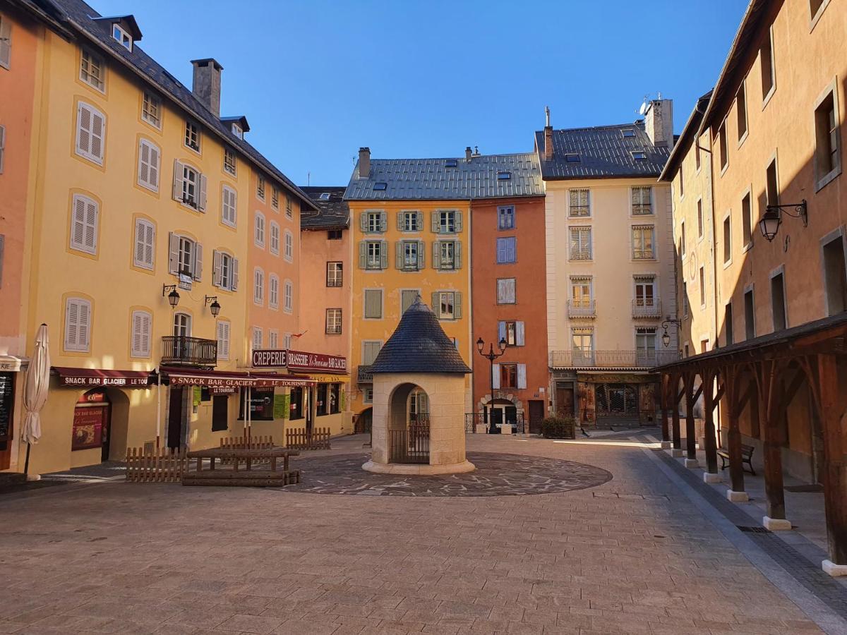 Au Pre Du Moulin - Centre Ville Briançon Exterior foto